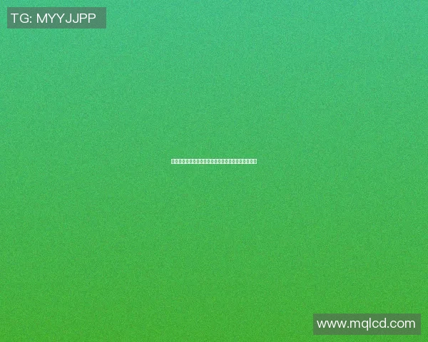 足球明星挑战手指滑板技巧精彩瞬间集锦绝对不容错过