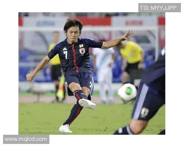 日本足球界的超级明星是谁引发了球迷们的热议与关注